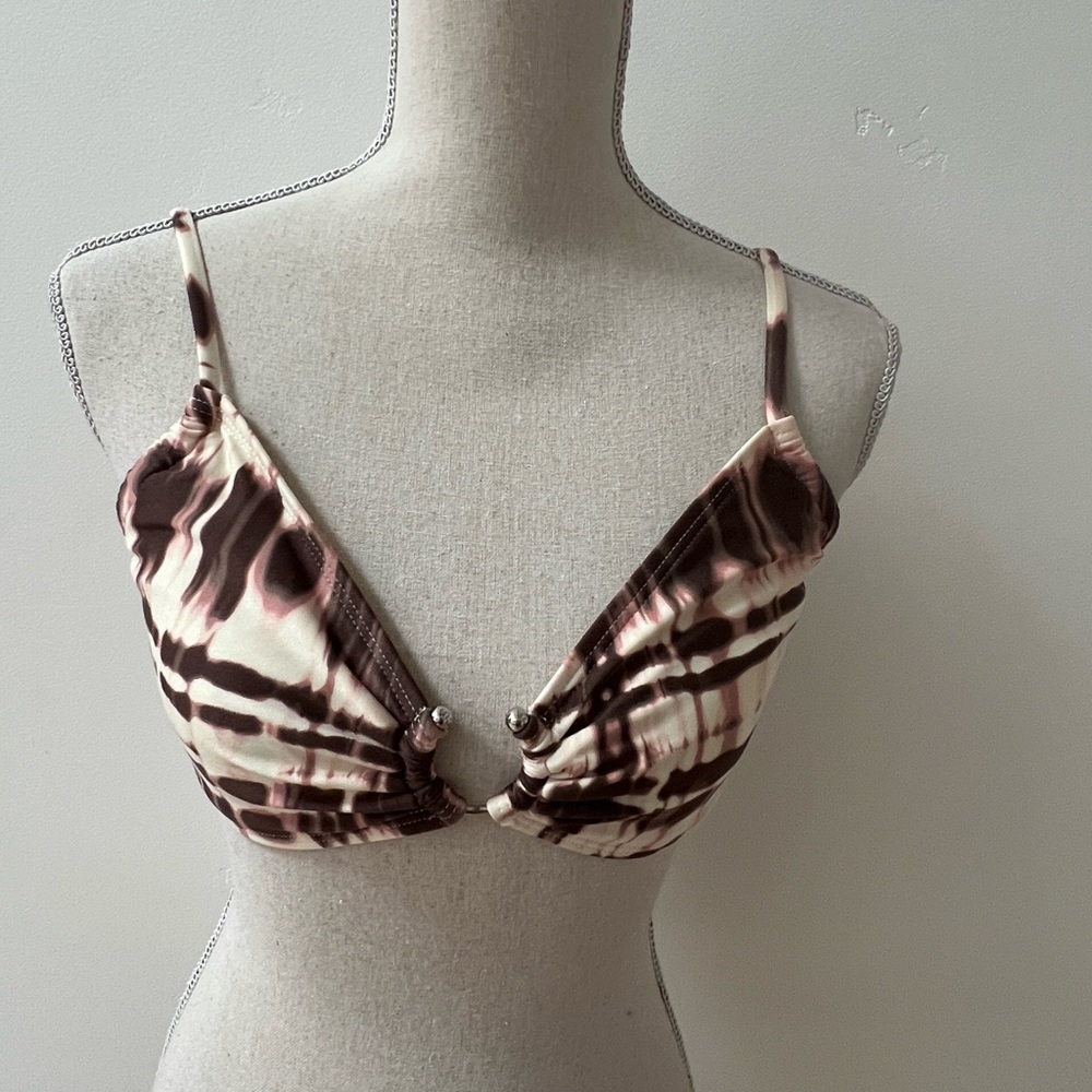 Michael Kors bikini top, size M, never worn!